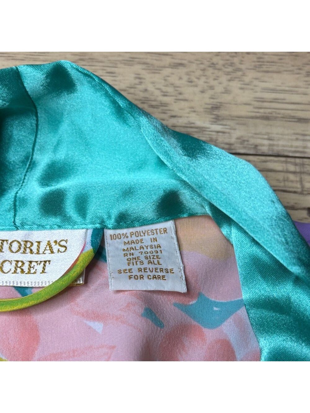 Vintage Victoria’s Secret Floral Kimono Robe with Teal Accents One Size Fits All - Picture 4 of 8